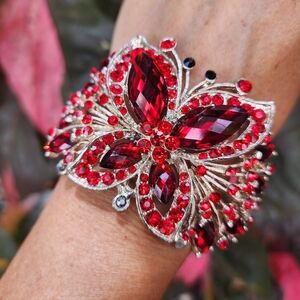 Classic Designer Iconic Vintage Gold Cuff  Red Crystal Butterfly Bracelet